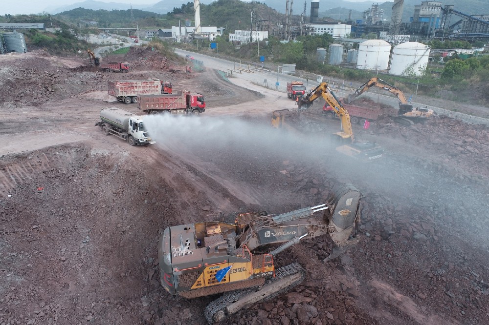 不停工、不斷檔，假期建設(shè)忙！