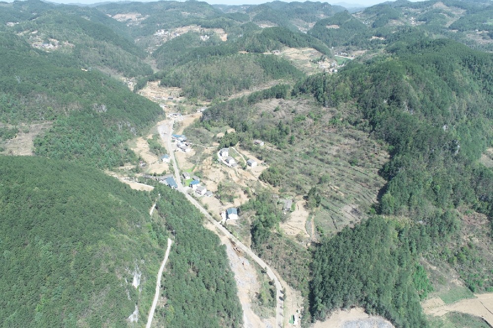 路愈寬，景愈明，可待漫慢行——朝天區(qū)曾家鎮(zhèn)（曾家場(chǎng)鎮(zhèn)至榮樂(lè)養(yǎng)生谷）段道路改建工程建設(shè)側(cè)記